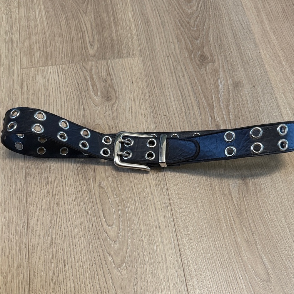 Black Grommet Belt - Classic Casual Style